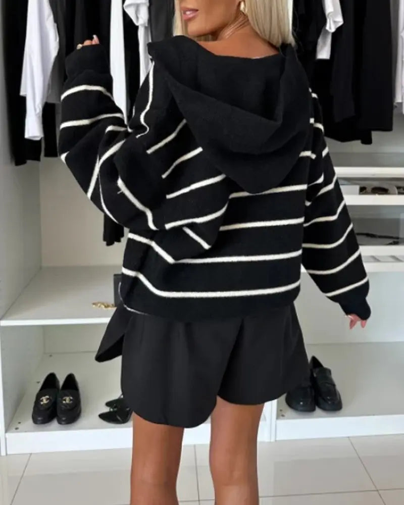 KnitNest - Strikket Genser for Komfort og Stil Motelys