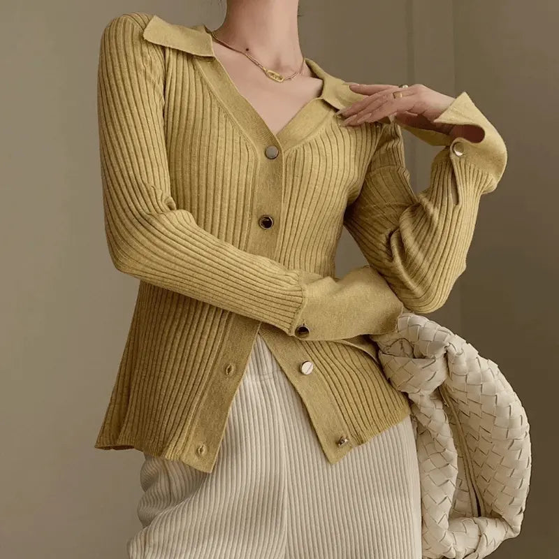 WarmNest - Strikket Cardigan for En Koselig Vinterstil Motelys