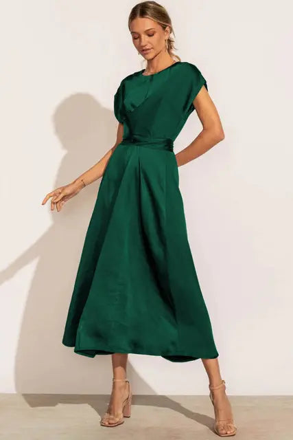 SilkStyle - Satengkjole på Tvers for Elegante Anledninger Motelys