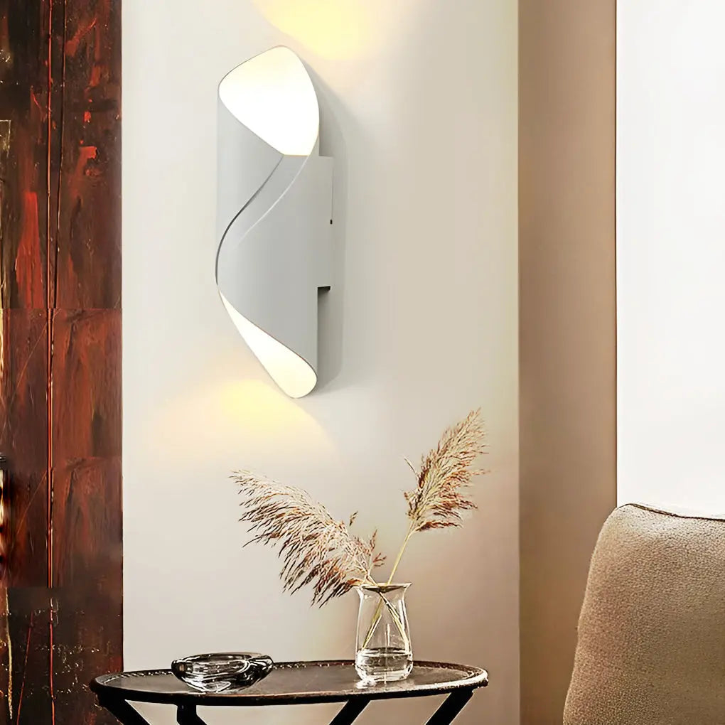 BrightNest - Elegant Utendørs Vegglampe for Sikker Belysning Motelys