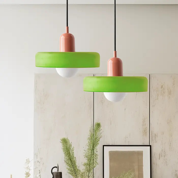 Pendellampe i farget glass Motelys