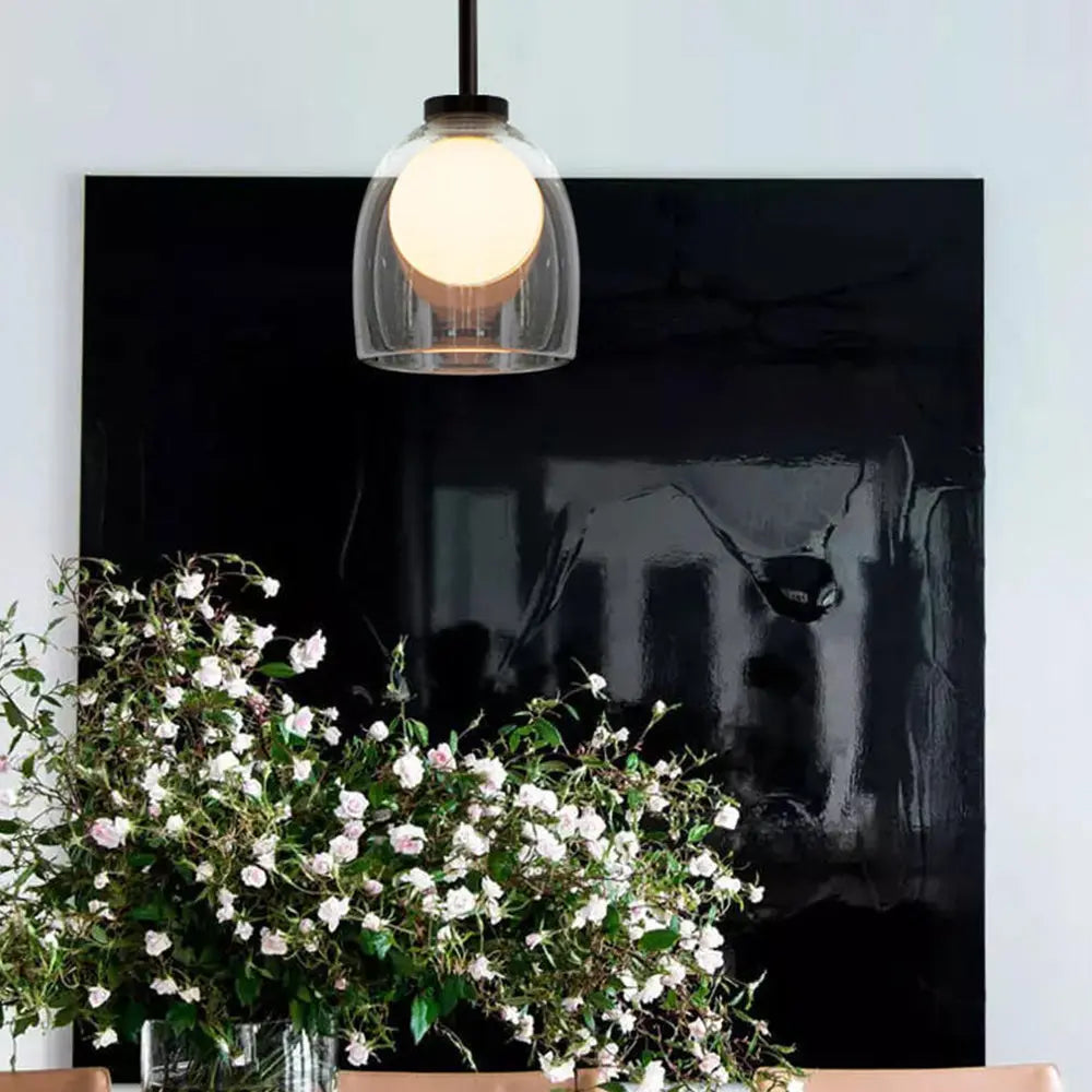 LumiSphere - Trendy Pendel med Lys Glasskule for Elegant Belysning Motelys