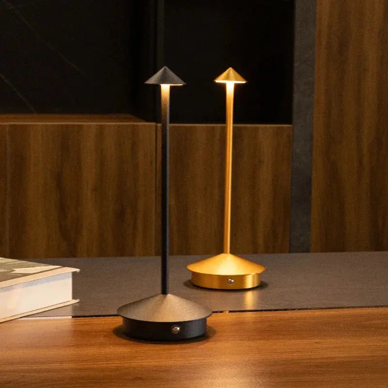 Stilfull bordlampe Motelys