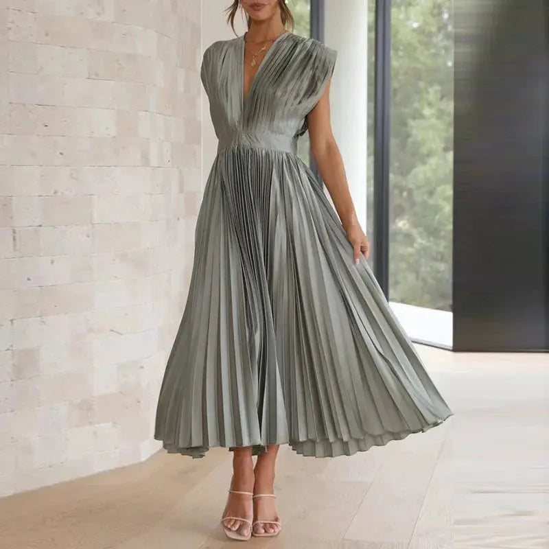 DressGlam - Elegant Plissert Maxikjole for Vår- og Sommerfester Motelys