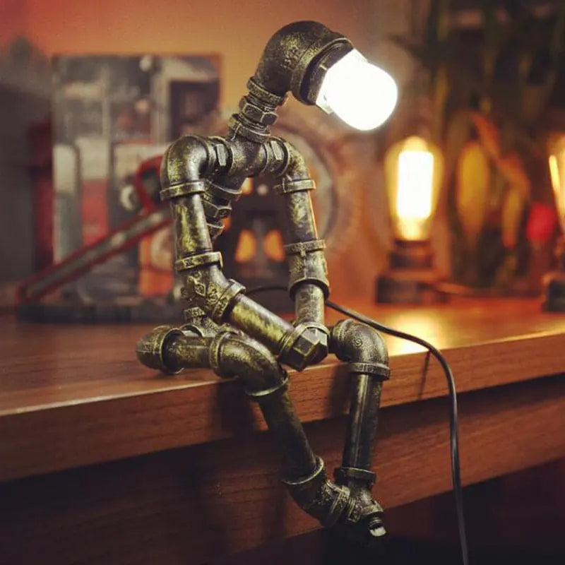 SteelCraft - Trendy Robotlampe i Jern for Moderne Interiør Motelys