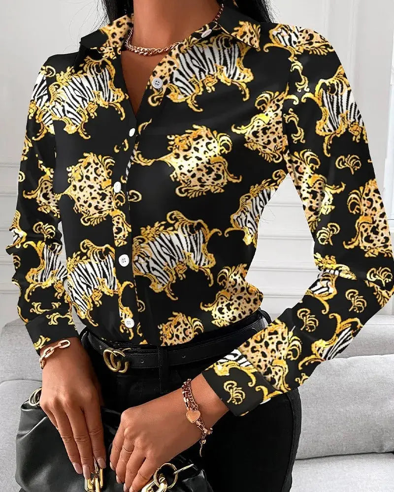 TrendyVibe - Stilig Bluse med Retrotrykk for En Uformell Look Motelys