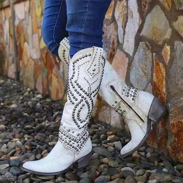 RusticEdge - Unike Cowboystøvler med Metallnagler for Trendy Utseende Motelys