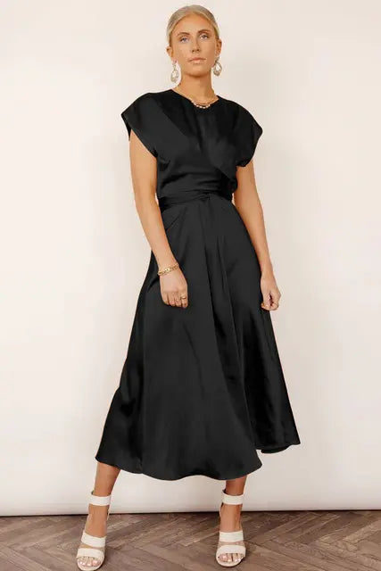 SilkStyle - Satengkjole på Tvers for Elegante Anledninger Motelys