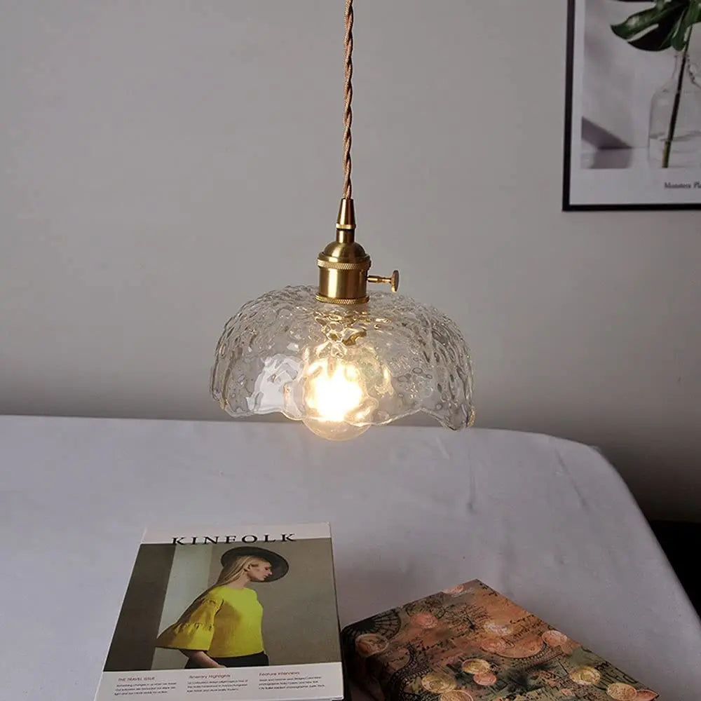 BrassGlow - Elegant Pendellampe i Messingglass for Stilfulle Rom Motelys