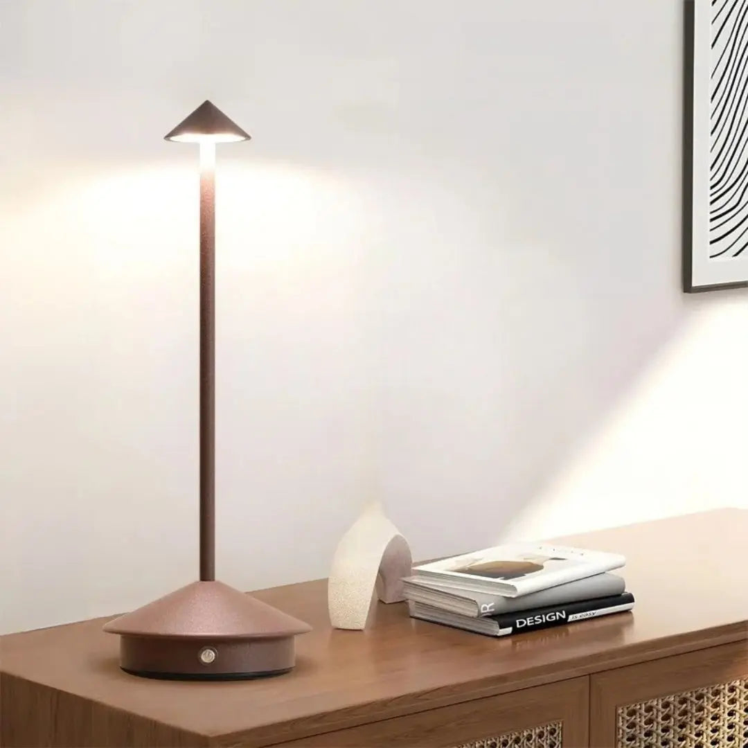 Stilfull bordlampe Motelys