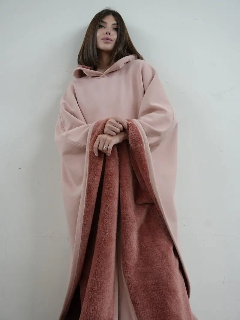 CozyNest - Poncho i Fleece Med Hette for Maksimal Komfort Motelys