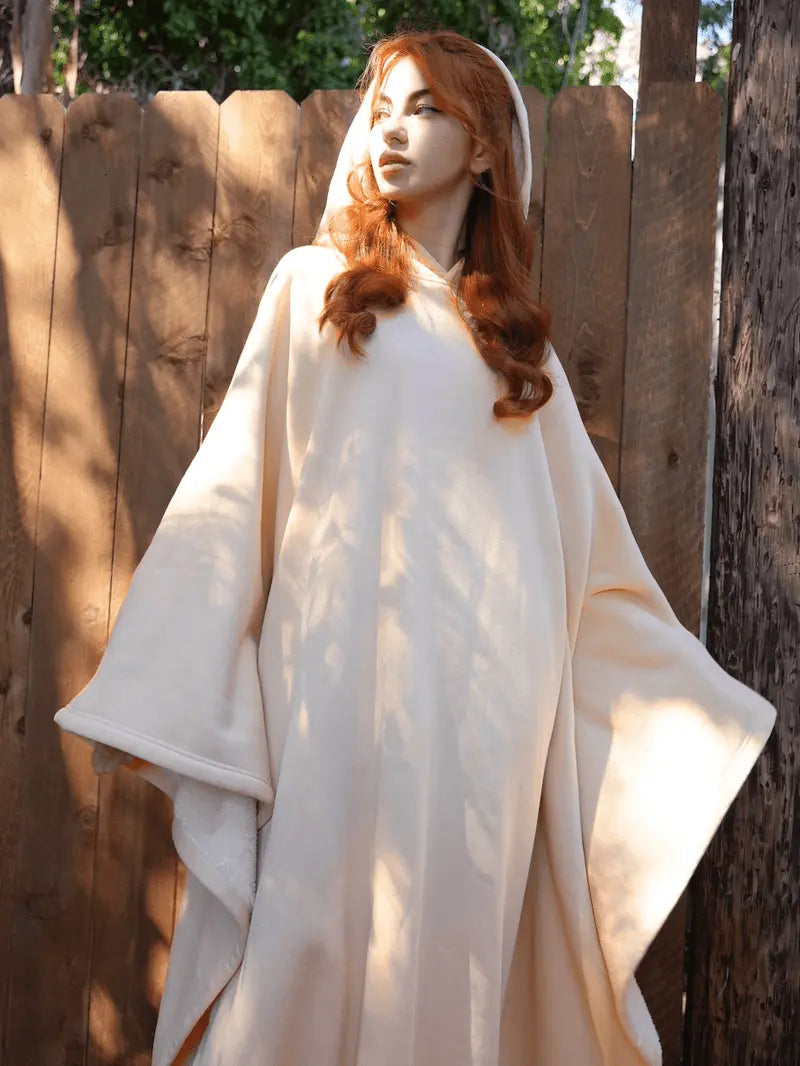 CozyNest - Poncho i Fleece Med Hette for Maksimal Komfort Motelys