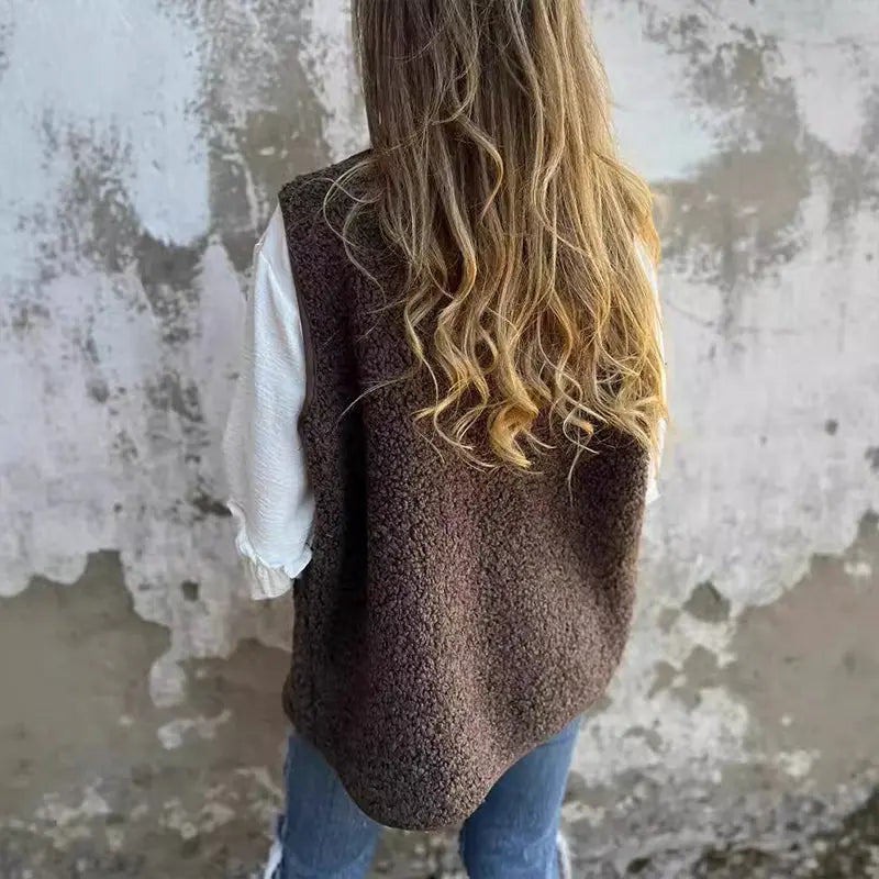 CardiChic - Høstknapp Cardigan for en Elegant Høstsesong Motelys