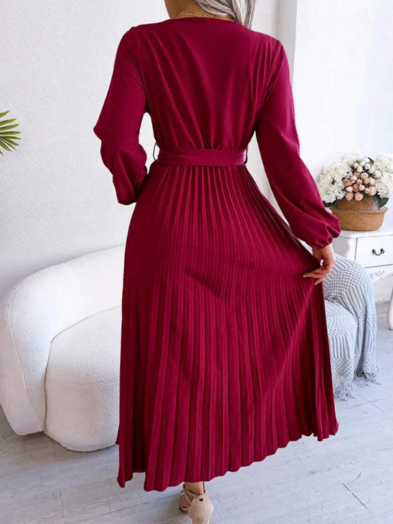 ChicTwist - Elegant Plissert Kjole for Stilfulle Anledninger Motelys