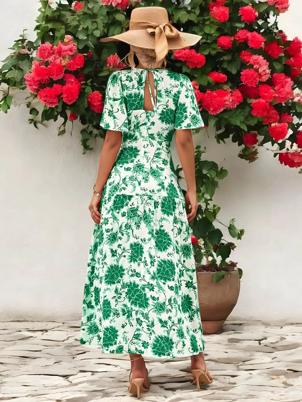 FloraVibe - Ryggløs Sommerkjole med Blomstermønster Motelys