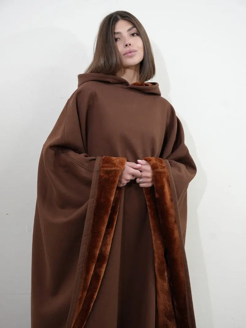 CozyNest - Poncho i Fleece Med Hette for Maksimal Komfort Motelys