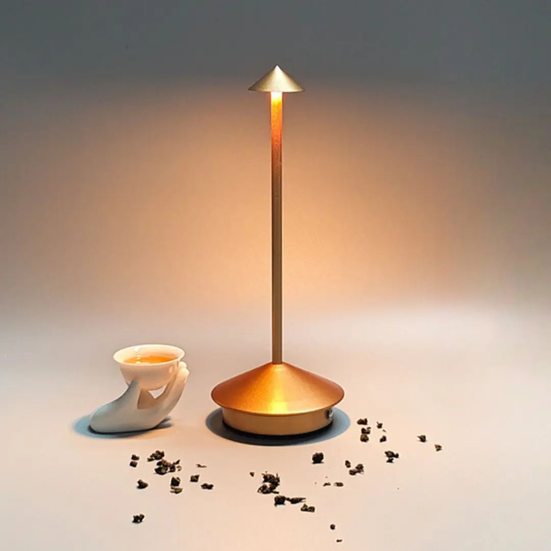 Stilfull bordlampe Motelys