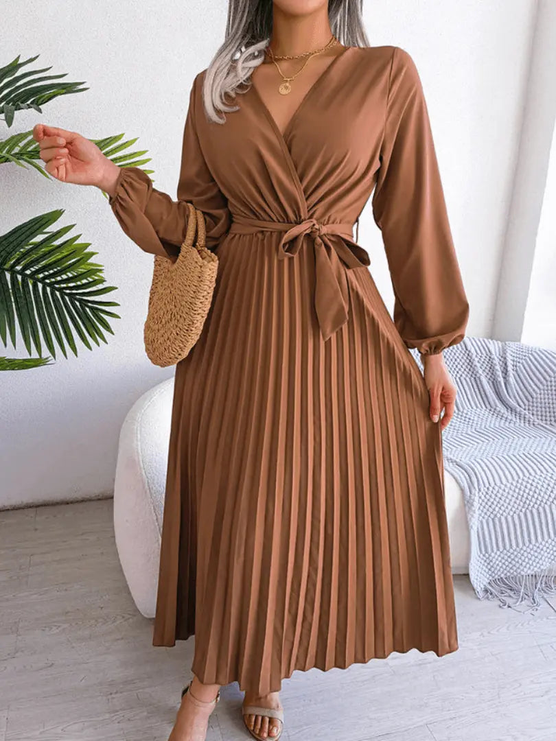ChicTwist - Elegant Plissert Kjole for Stilfulle Anledninger Motelys