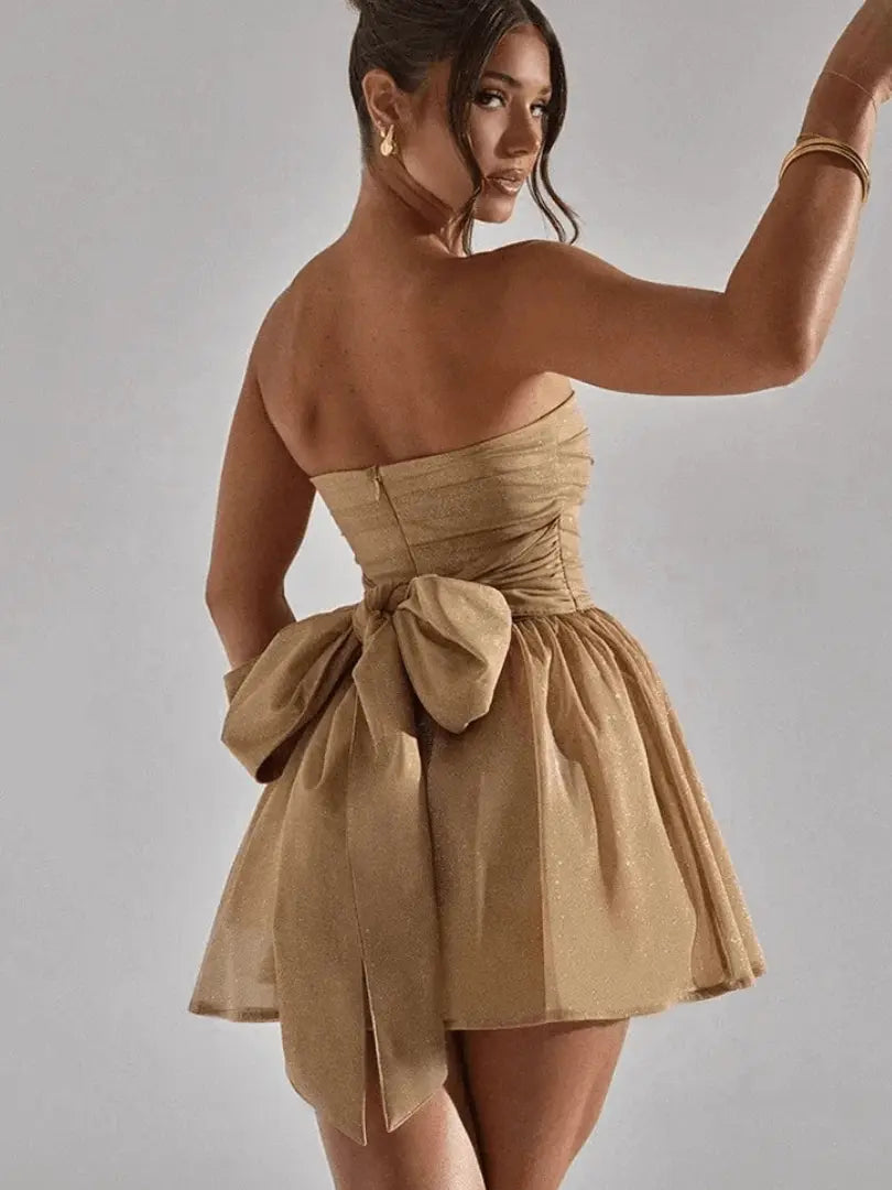 GlamourWave - Minidress Uten Ermer med Glittereffekt Motelys
