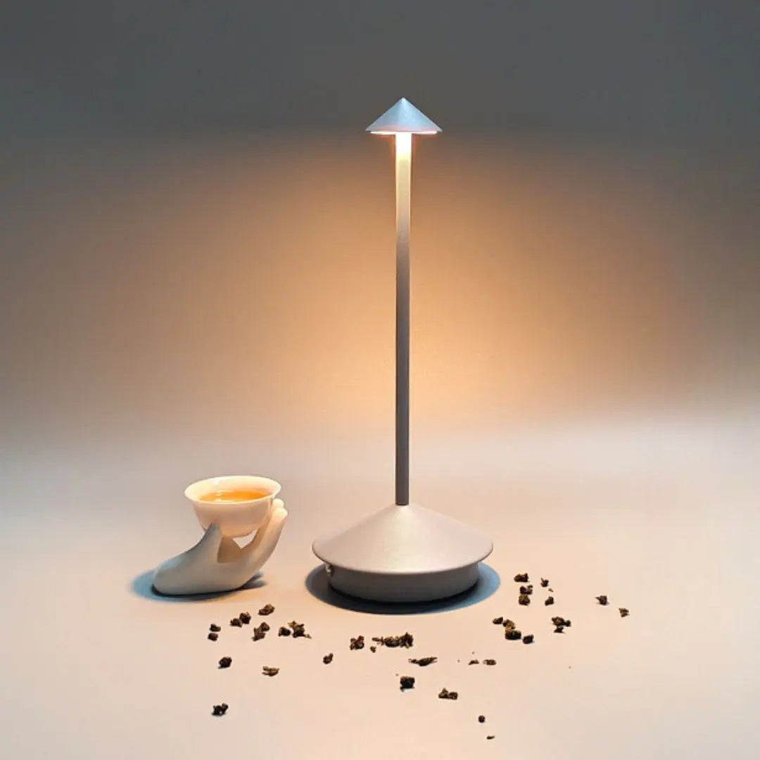 Stilfull bordlampe Motelys