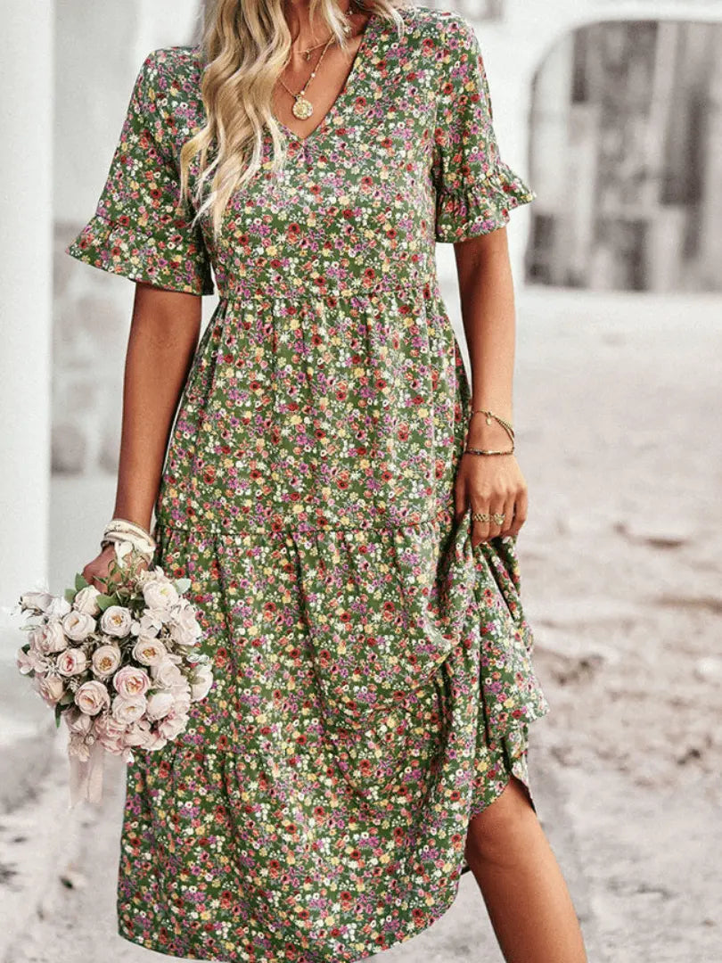 FloralVogue - Stilig Blomstret Midikjole for Feminin Eleganse Motelys