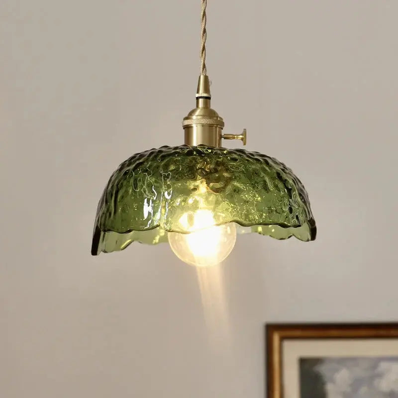 BrassGlow - Elegant Pendellampe i Messingglass for Stilfulle Rom Motelys