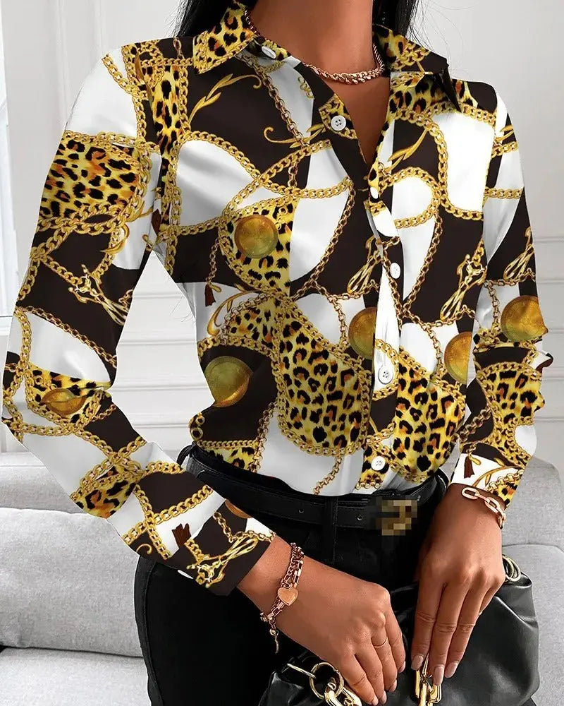 TrendyVibe - Stilig Bluse med Retrotrykk for En Uformell Look Motelys