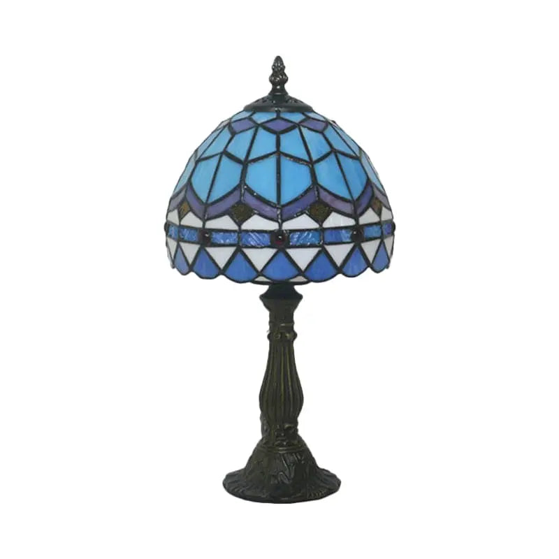 GlassArt - Elegant Lampe i Farget Glass med Blylinjer for Unik Stil Motelys