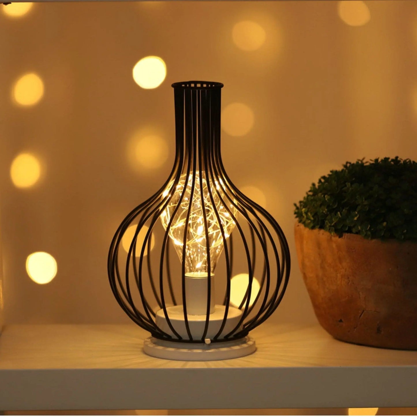 LuxeLight - Elegant Bordlampe for Stilig Belysning i Hjemmet Motelys