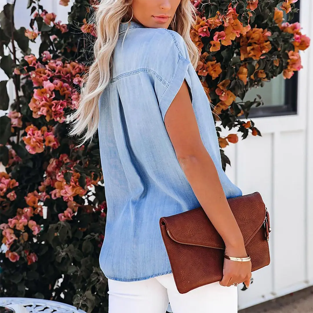 DenimDream - Stilig Denimbluse for Uformell Eleganse Motelys