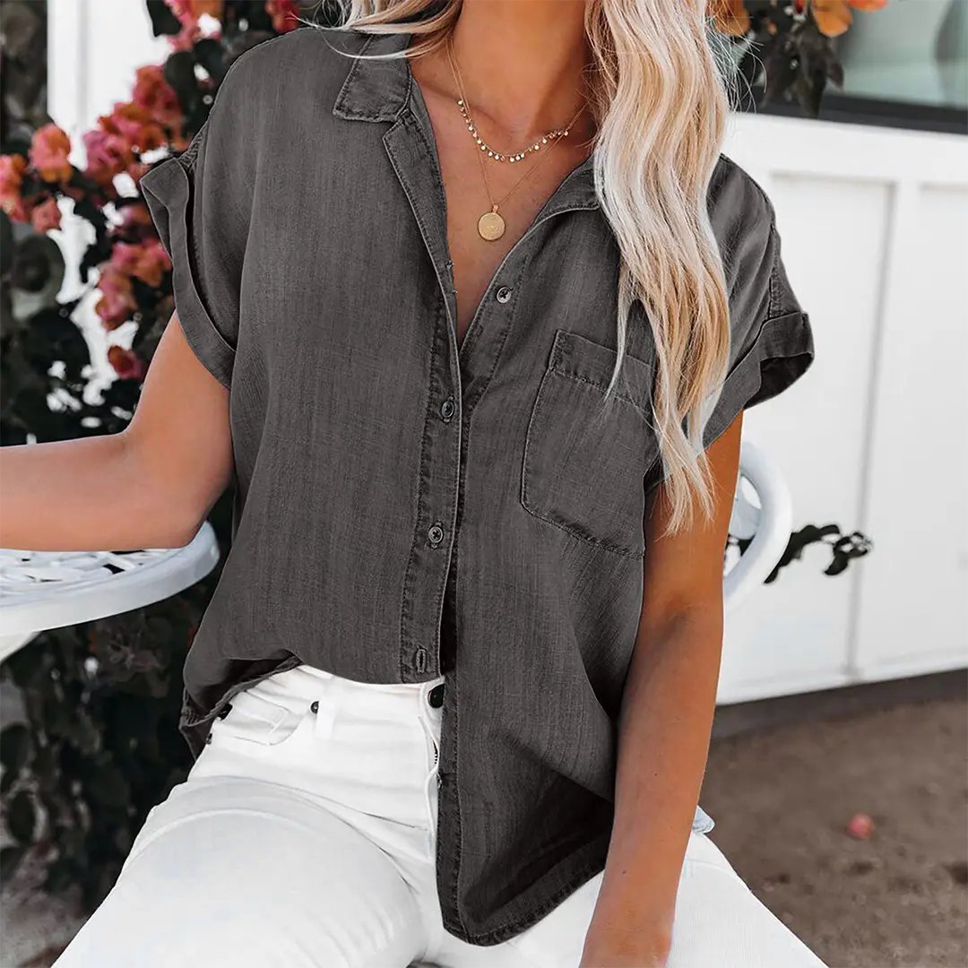 DenimDream - Stilig Denimbluse for Uformell Eleganse Motelys