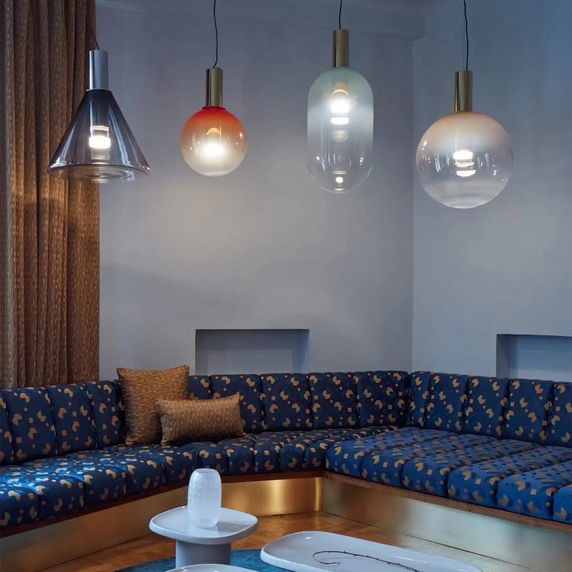 GlowSphere - Elegant Pendellampe for Stilfulle Interiør Motelys