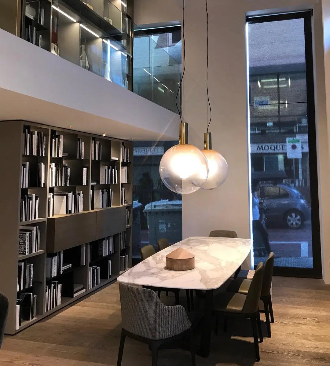 GlowSphere - Elegant Pendellampe for Stilfulle Interiør Motelys