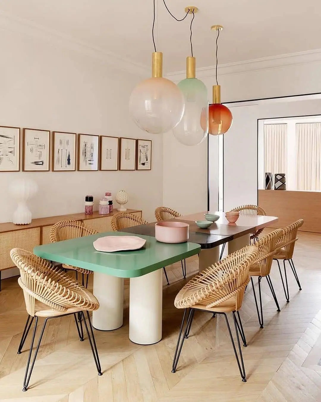 GlowSphere - Elegant Pendellampe for Stilfulle Interiør Motelys