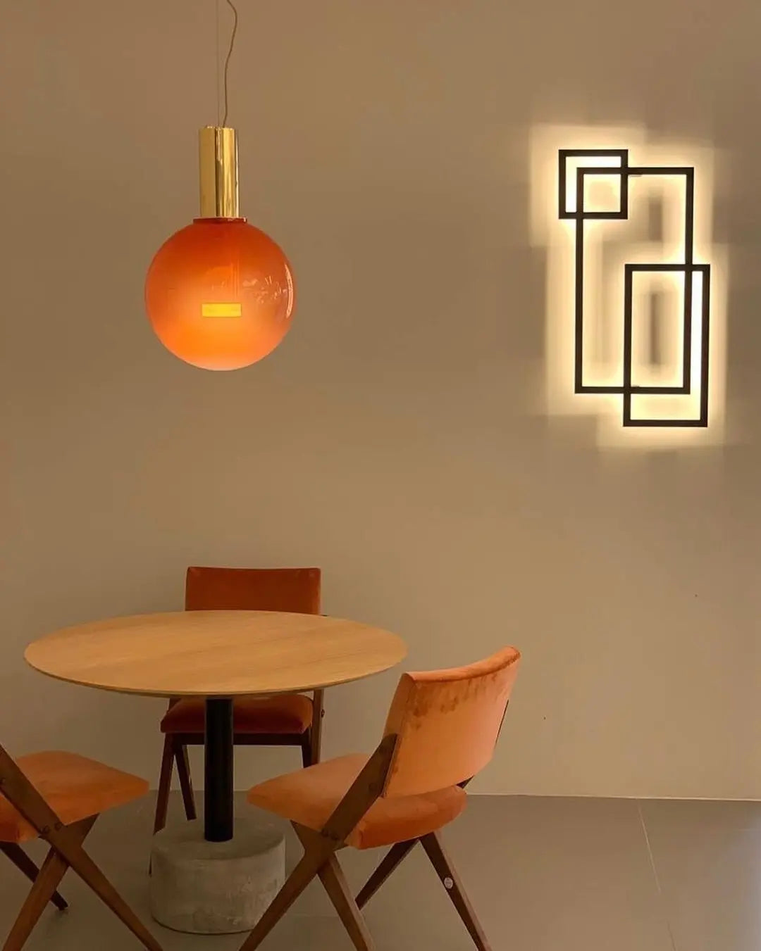 GlowSphere - Elegant Pendellampe for Stilfulle Interiør Motelys