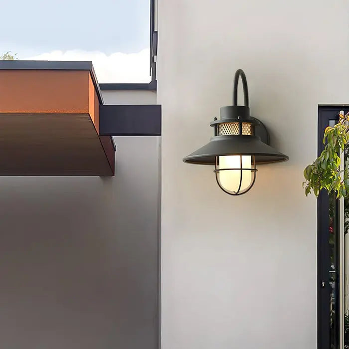 BrightForge - Industriell Utendørslampe for Et Rått Utseende Motelys