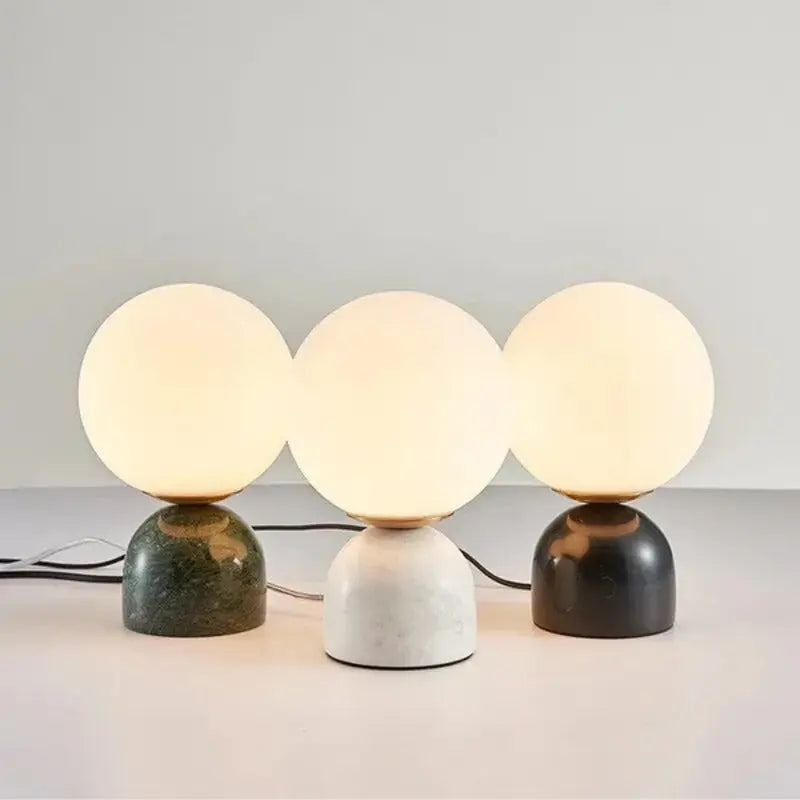 Bordlampe med isk glasskule Motelys