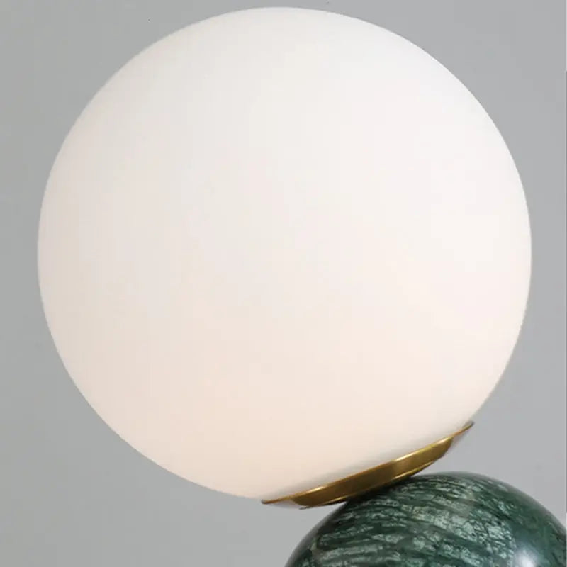 Bordlampe med isk glasskule Motelys
