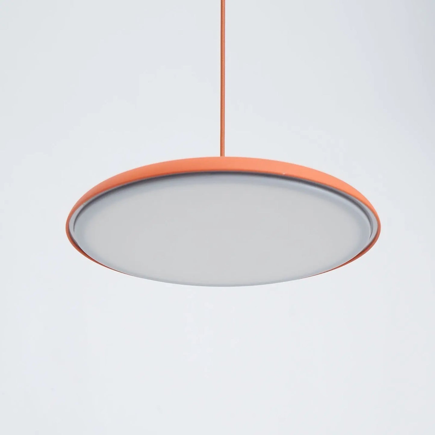 LuxeLight - Stilren Pendellampe for Hjemmekos Motelys