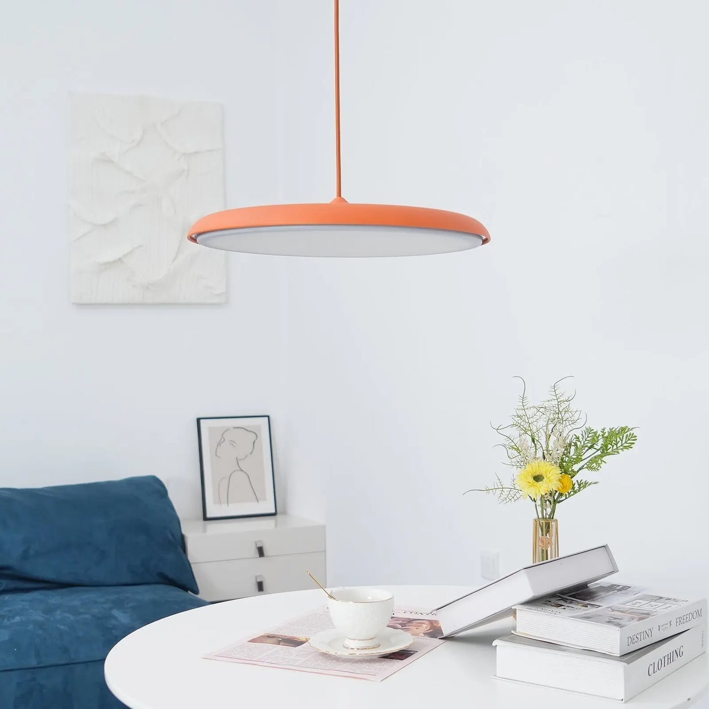 LuxeLight - Stilren Pendellampe for Hjemmekos Motelys
