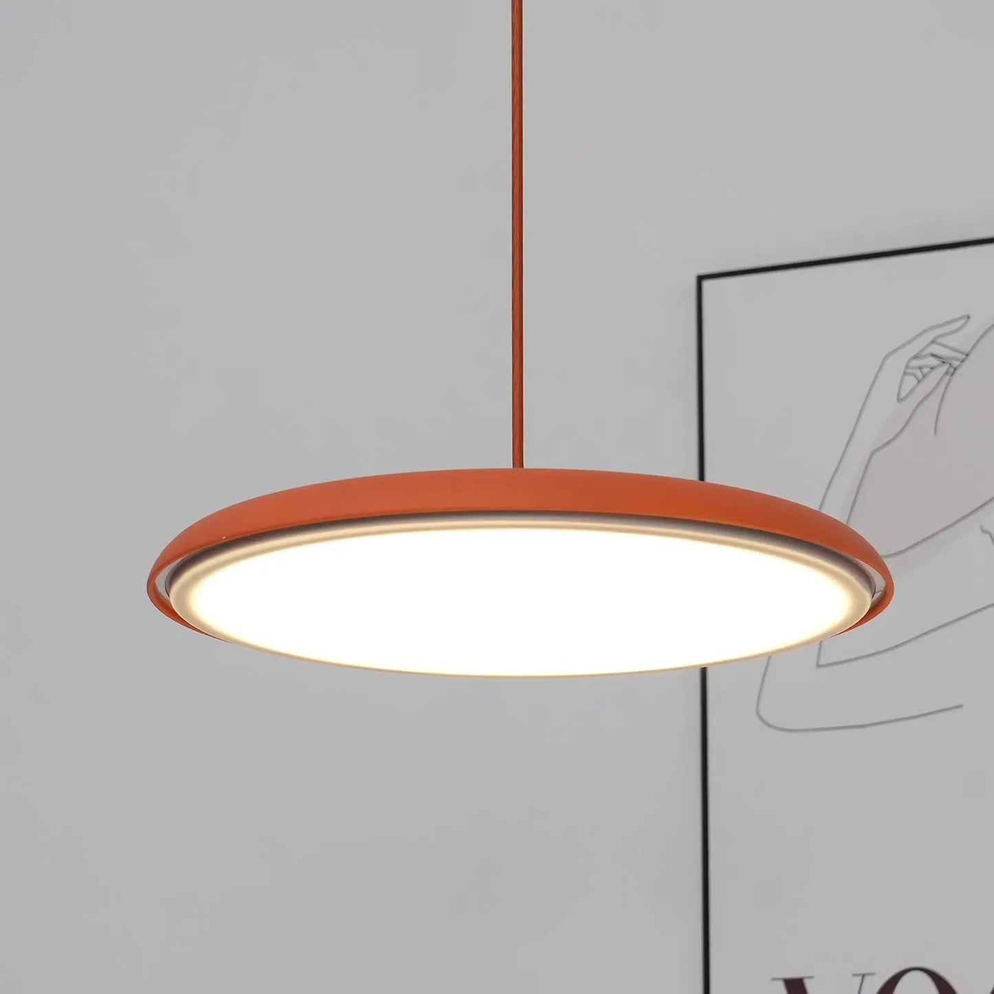 LuxeLight - Stilren Pendellampe for Hjemmekos Motelys