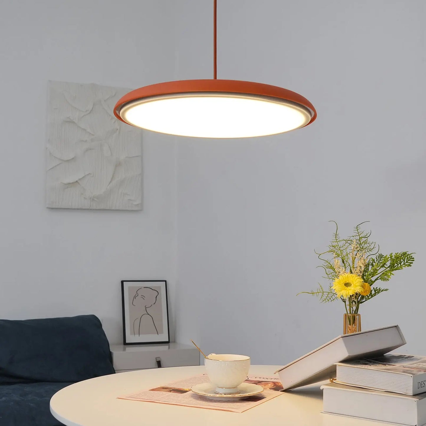 LuxeLight - Stilren Pendellampe for Hjemmekos Motelys