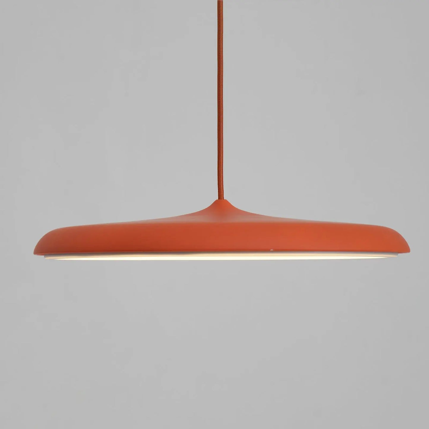 LuxeLight - Stilren Pendellampe for Hjemmekos Motelys