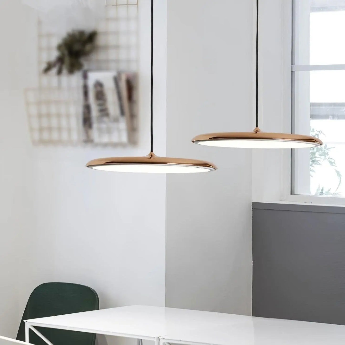 LuxeLight - Stilren Pendellampe for Hjemmekos Motelys