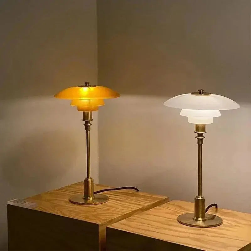 LumiCraft - Elegant Bordlampe i Glass for Stilfull Belysning Motelys