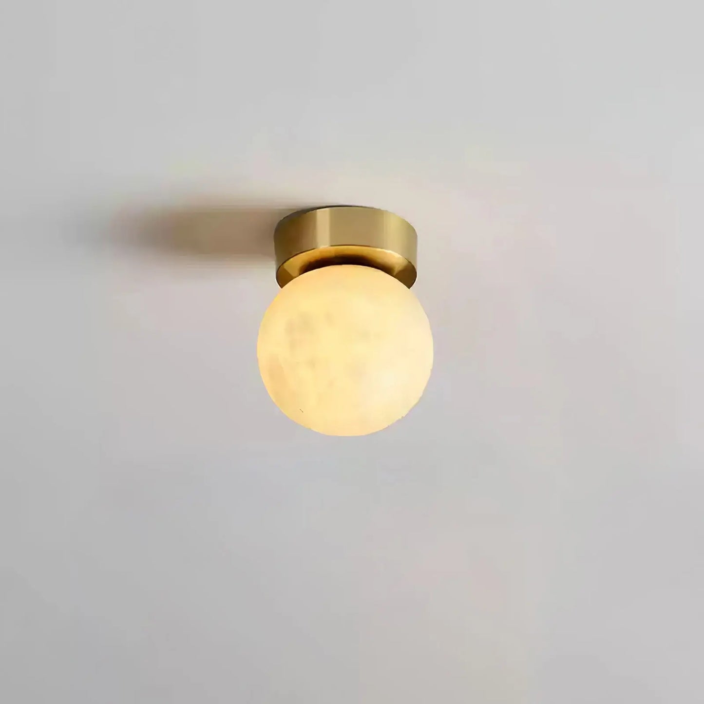 AuraGlow - Stilig Moon Alabaster Taklampe for Magisk Belysning Motelys