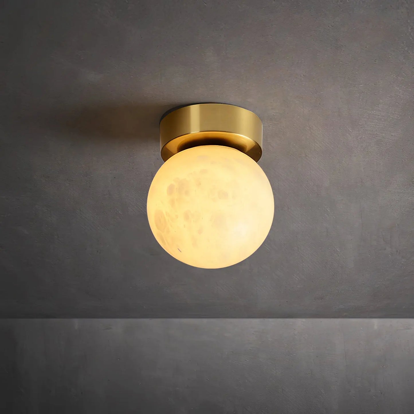 AuraGlow - Stilig Moon Alabaster Taklampe for Magisk Belysning Motelys
