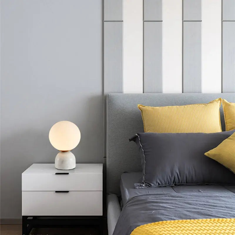 Bordlampe med isk glasskule Motelys