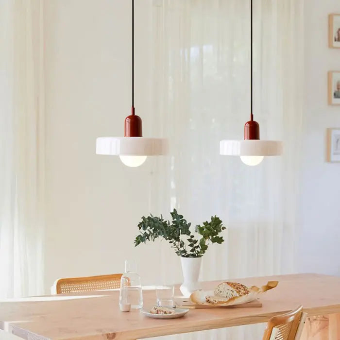 Pendellampe i farget glass Motelys