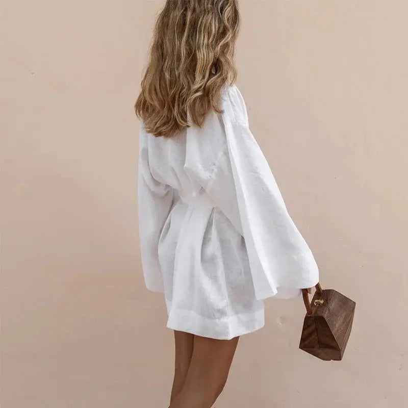 DressCharm - Minikjole med Snøring for Trendy Utseende Motelys